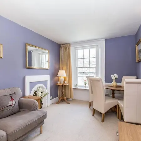 Fern Hse Grassington; Yet Quiet & Parking